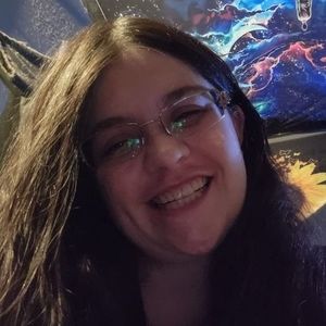 Meet your Posher, Cassandra